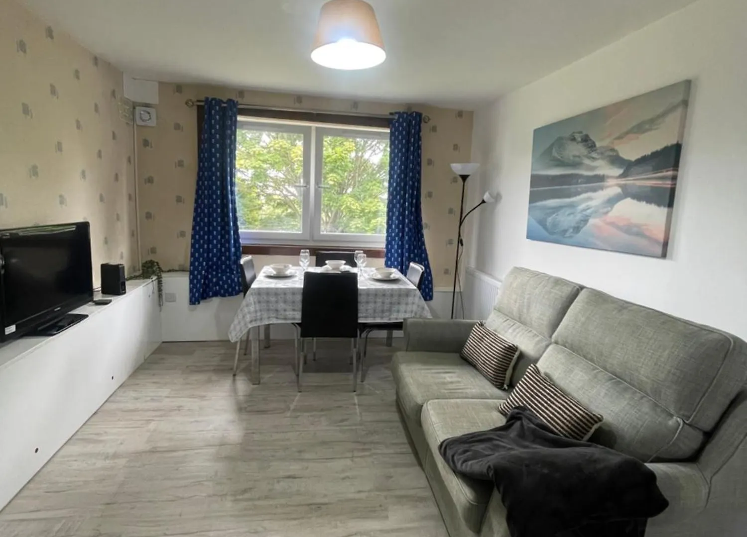 3 Bed Serviced Accommodation With Free Parking & Tram Stop, 10 Minutes From Airport And Center Edimburgo Reino Unido