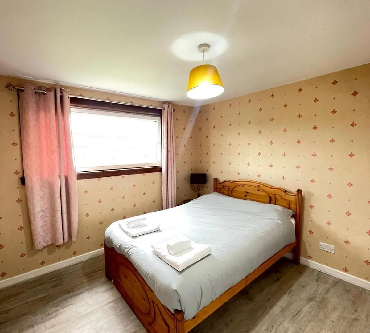 3 Bed Serviced Accommodation With Free Parking & Tram Stop, 10 Minutes From Airport And Center إدنبرة المملكة المتحدة