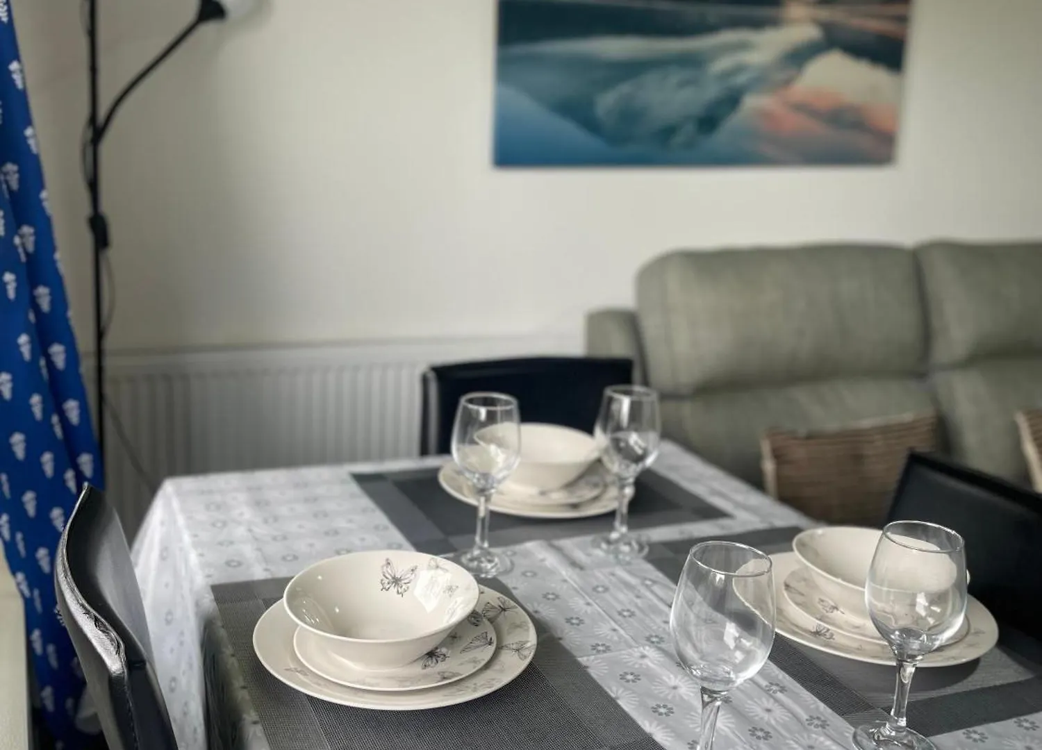 3 Bed Serviced Accommodation With Free Parking & Tram Stop, 10 Minutes From Airport And Center Edinburg 0*,  Storbritannien